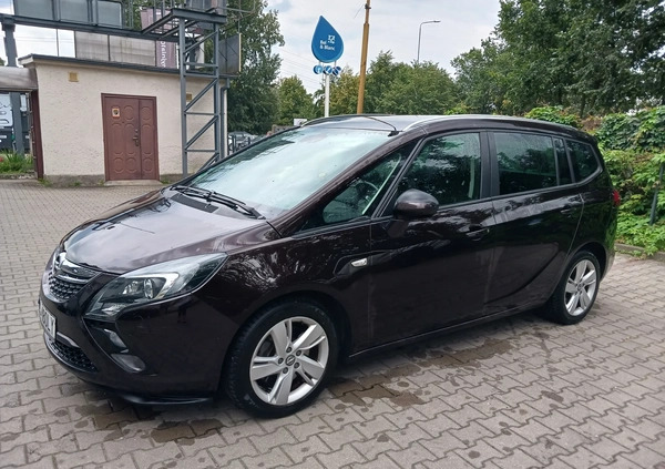 Opel Zafira cena 36000 przebieg: 245000, rok produkcji 2015 z Szczecin małe 379